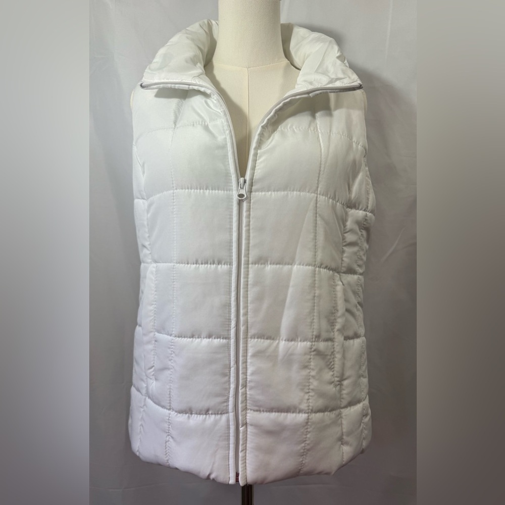 New with tags New York & Company White Quilted Puffer Vest zip up size medium